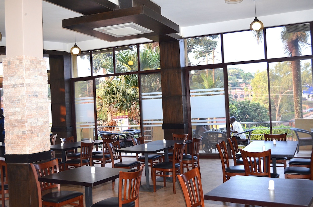 HILLSIDE PLAZA HOTEL 43/66