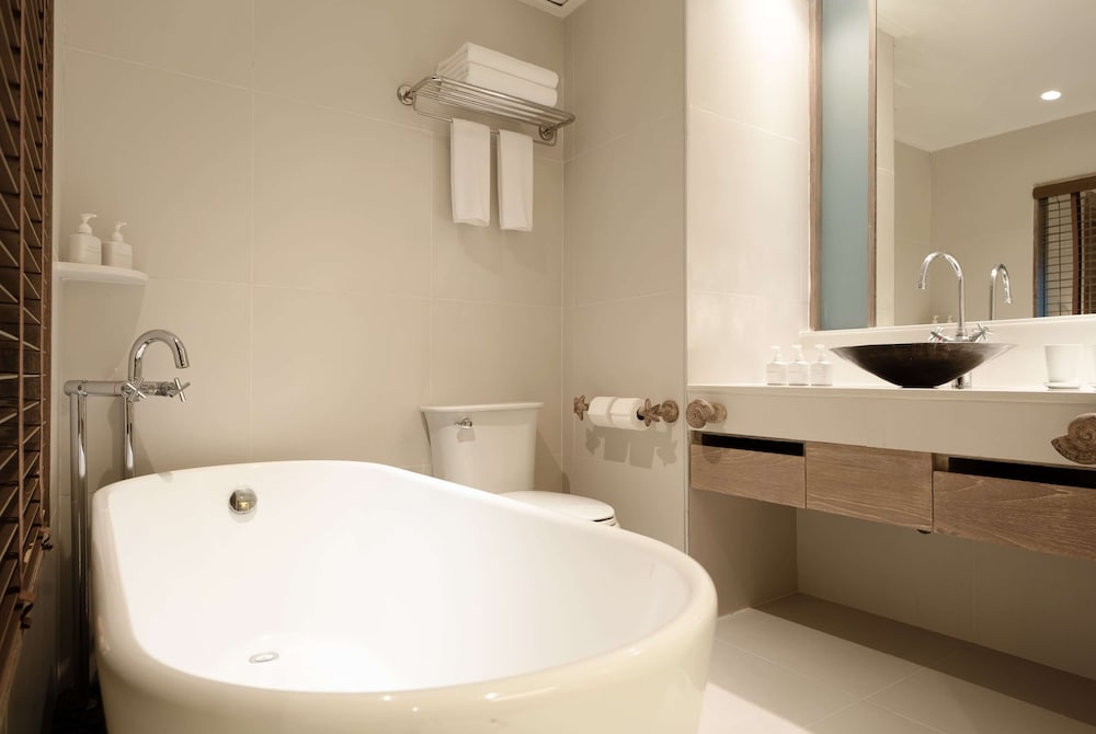 Wyndham Hua Hin Pranburi Resort and Villas 48/50