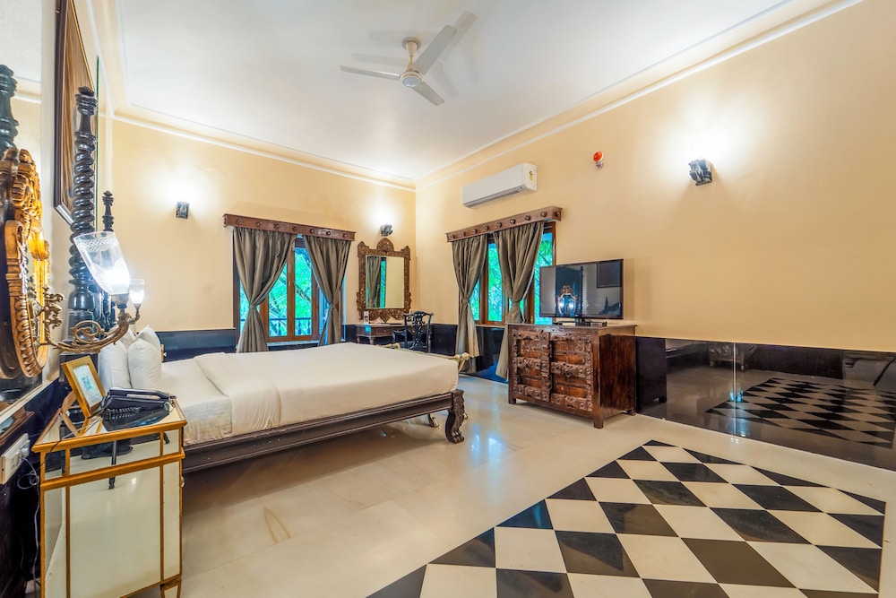 RETREAT, SUITE