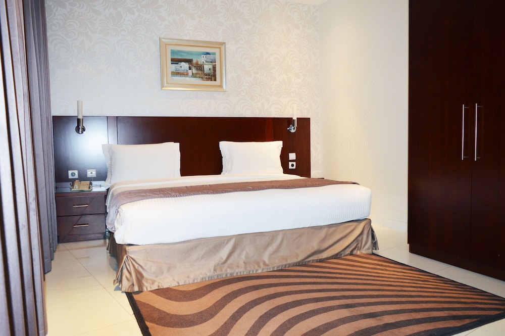 جناح غراند بسرير كينج وسريرين فرديين، فندق جراند ميرال(Mayral Grand For Hotel Apartments) 4/10