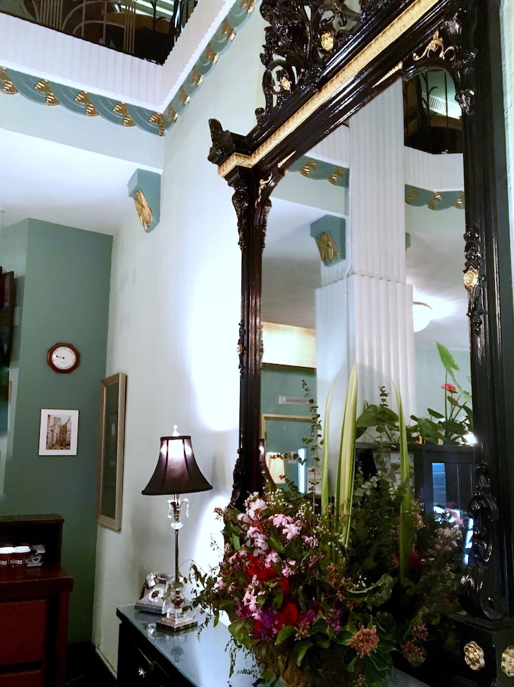 Embassy San Francisco 49/63