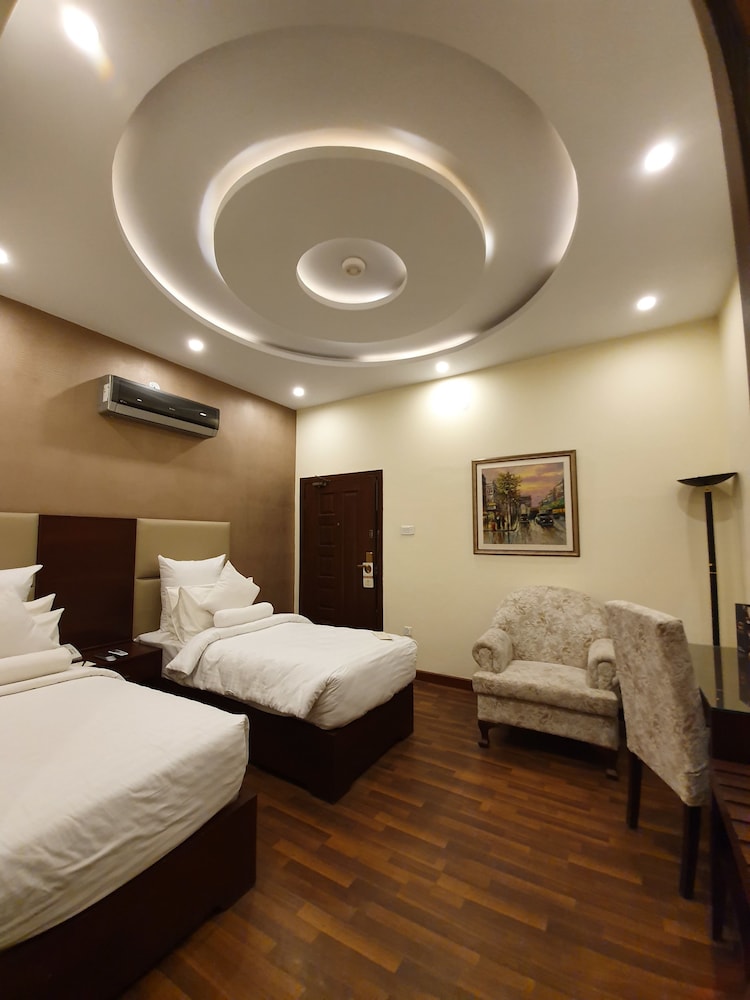 S Chalet Multan 14/44
