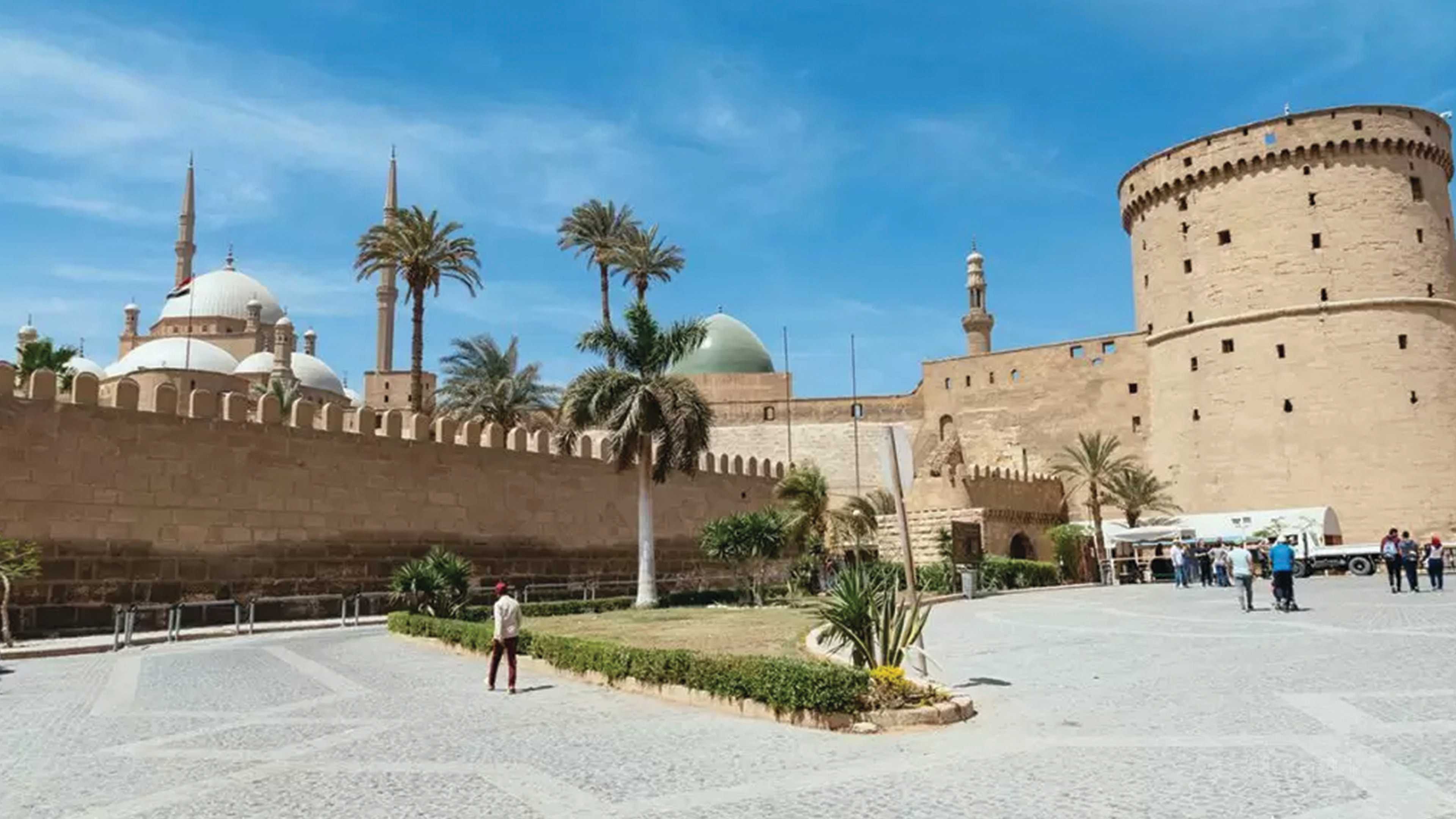 Semiramis Intercontinental Cairo 66/76