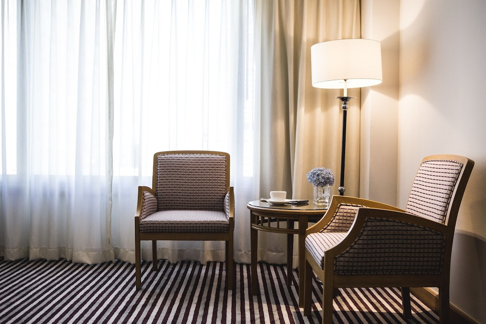 Grand Mercure Bangkok Atrium 46/72