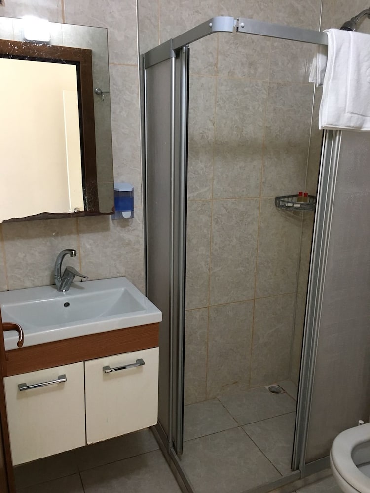 Peri Hotel 32/39