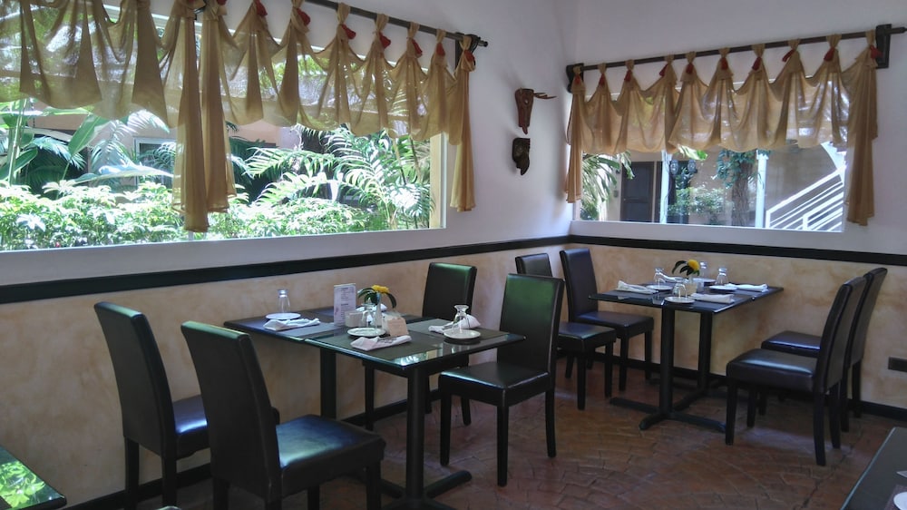 Hotel Ciudad Vieja 27/47