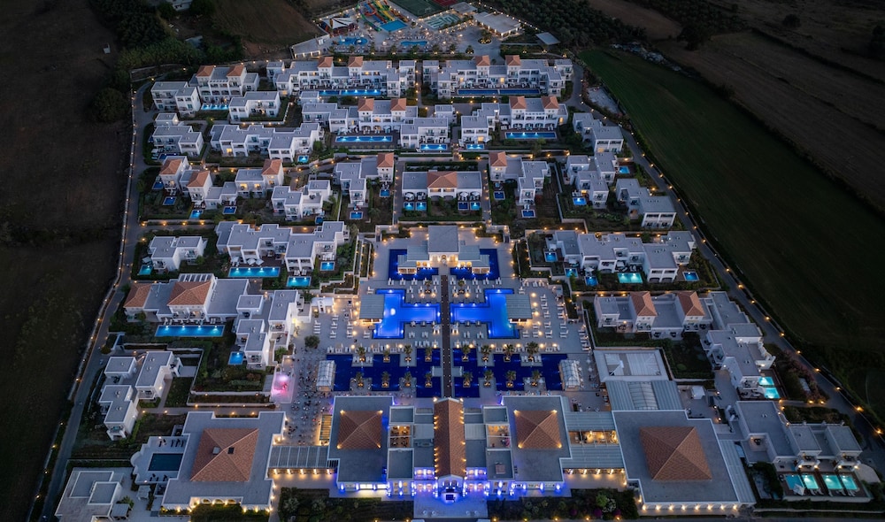 Anemos Luxury Grand Resort 9/153