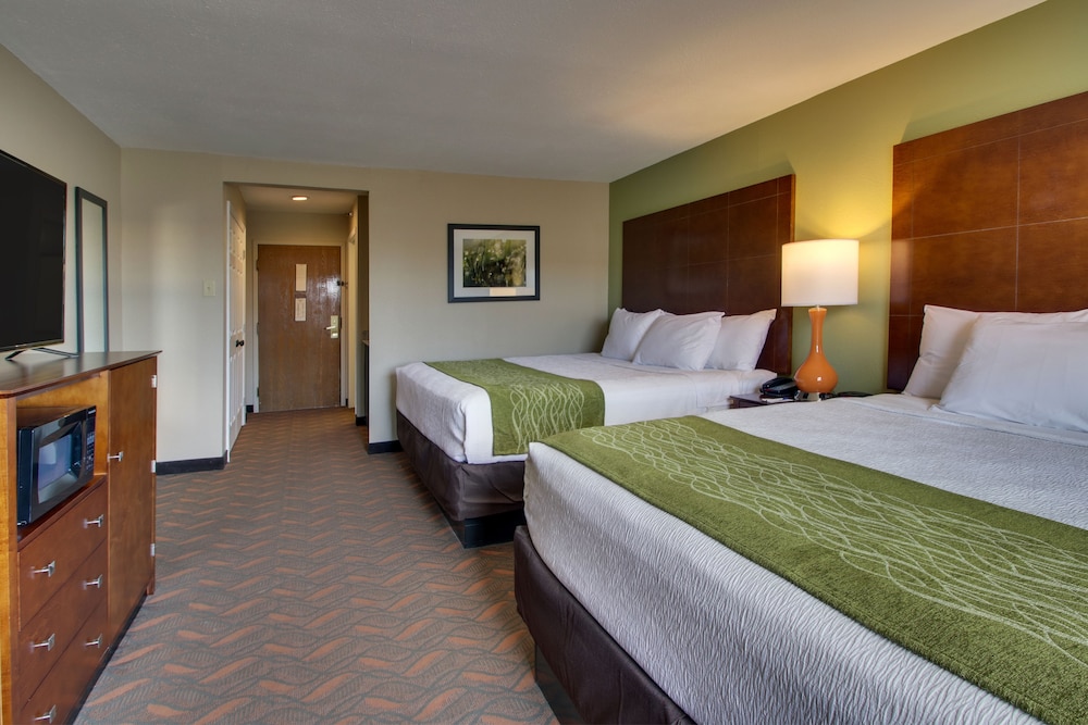 Greenfield Inn and Suites Elizabethtown KY I65 Exit 94 30/62