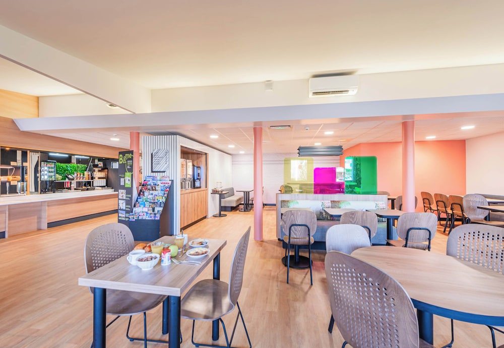 restaurant cafeteria