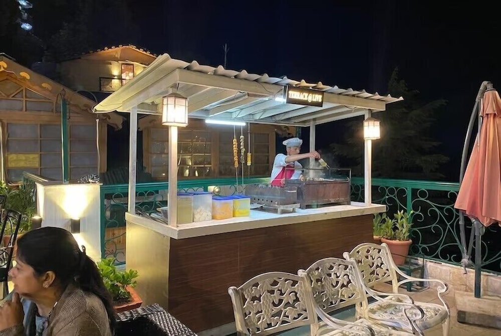 Hotel Mongas 6/50