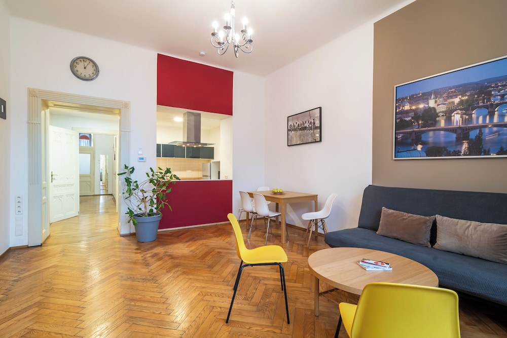 Royal Road Residence 33/50