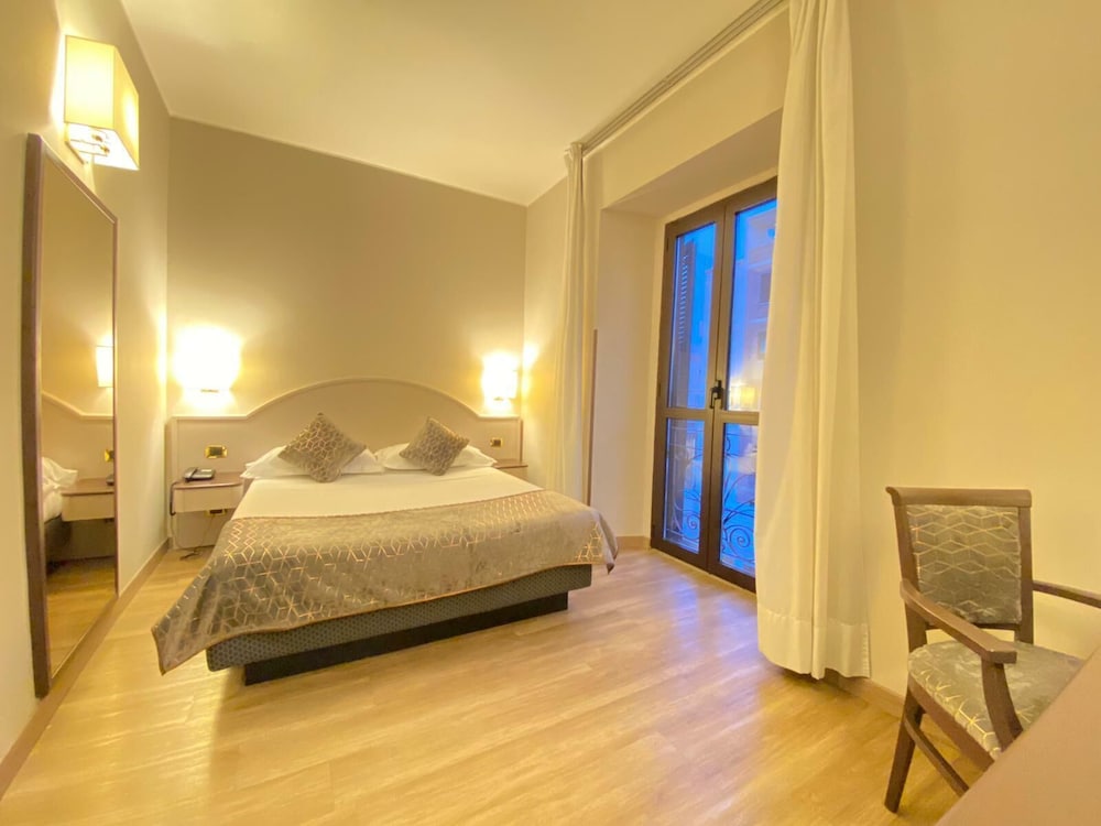 Mokinba Hotel Baviera 18/72