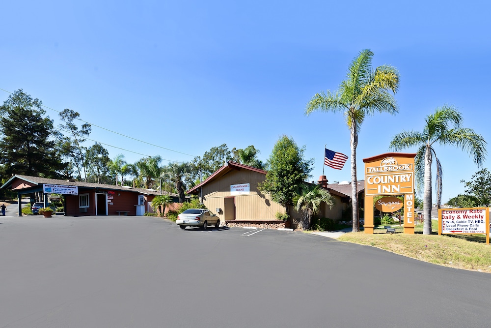 Fallbrook Country Inn 2/65