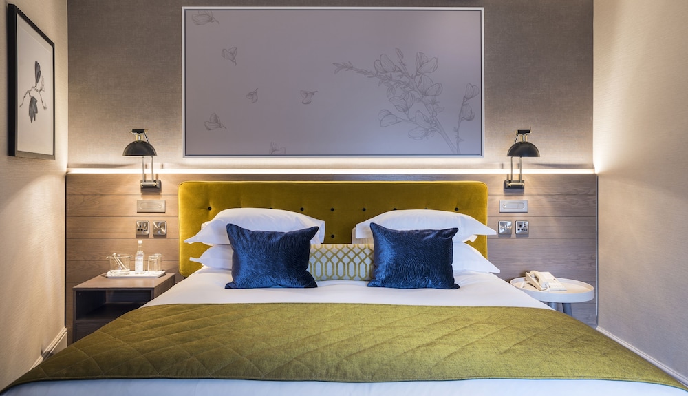 CHELSEA, KING BED