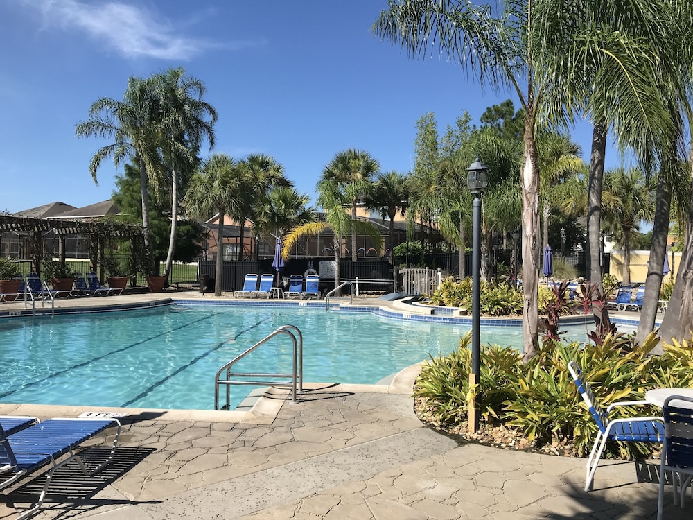 Freedom FL Condos of Kissimmee 39/43