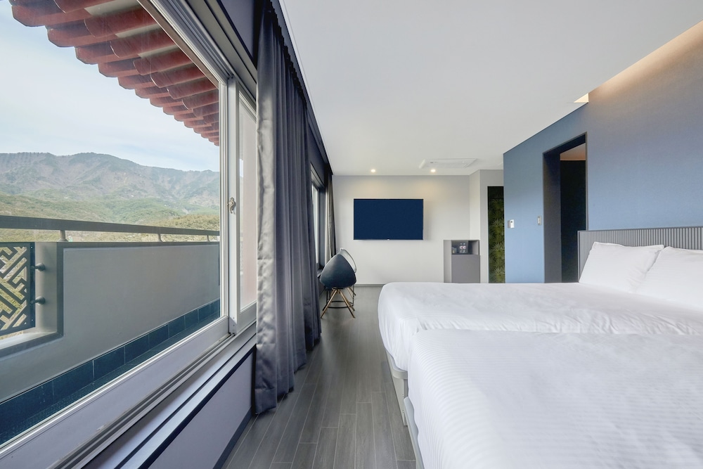 Super, Executive, 2 Double Beds، Kolon Hotel Gyeongju 3/5