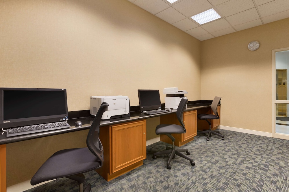Embassy Suites by Hilton Newark Wilmington South 45/50