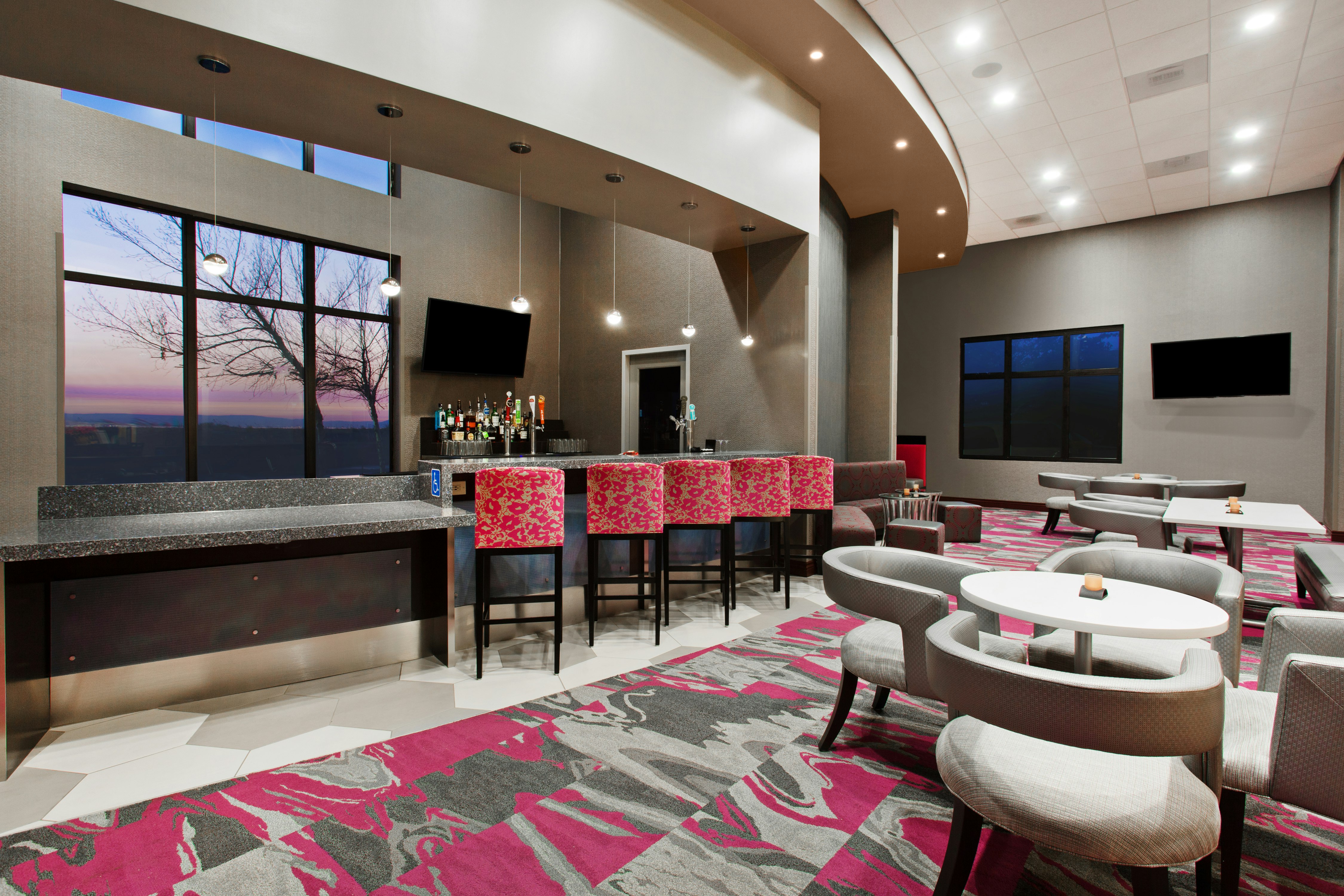 Hampton Inn Suites Oakland Airport 56/63