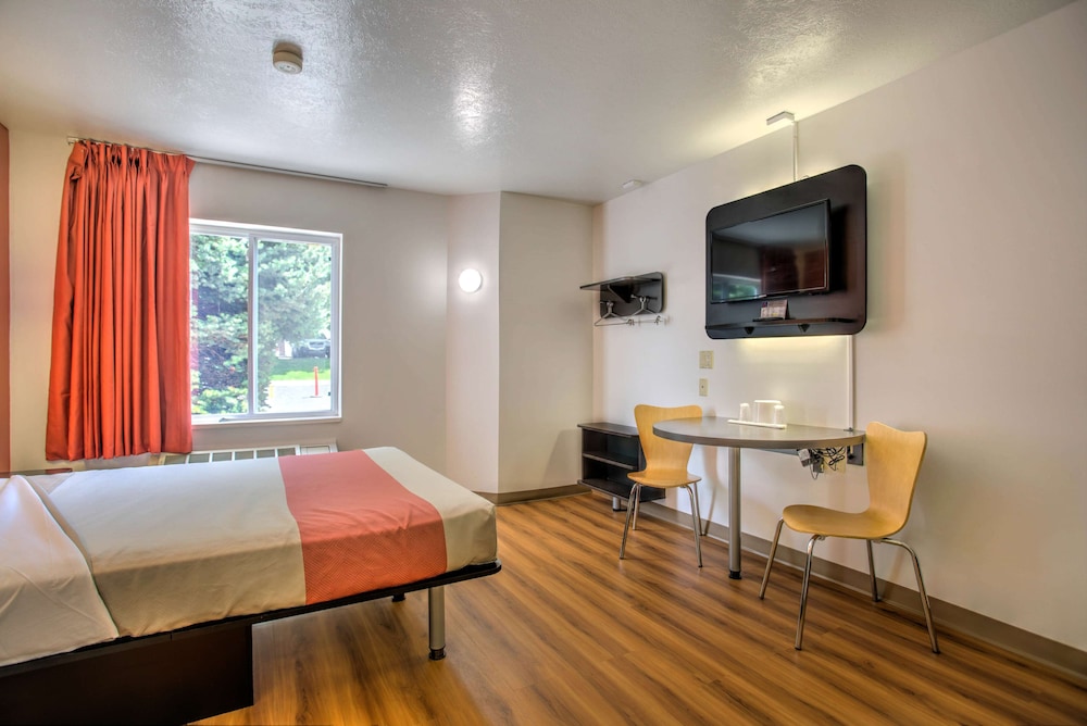 Motel6 Bozeman, MT 27/51