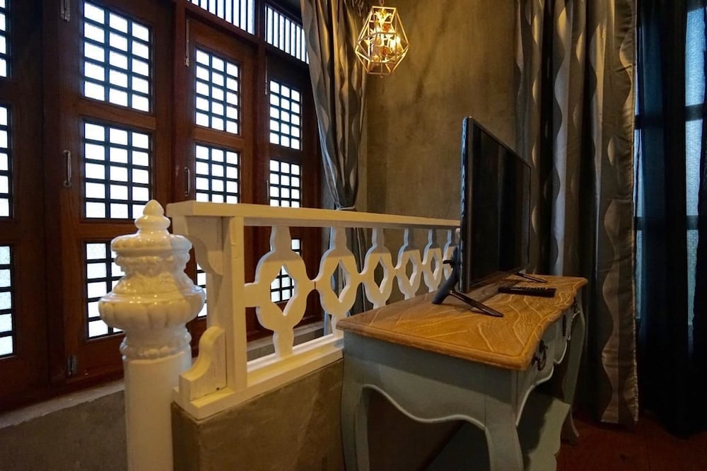 House Of Passion Amphawa 32/50
