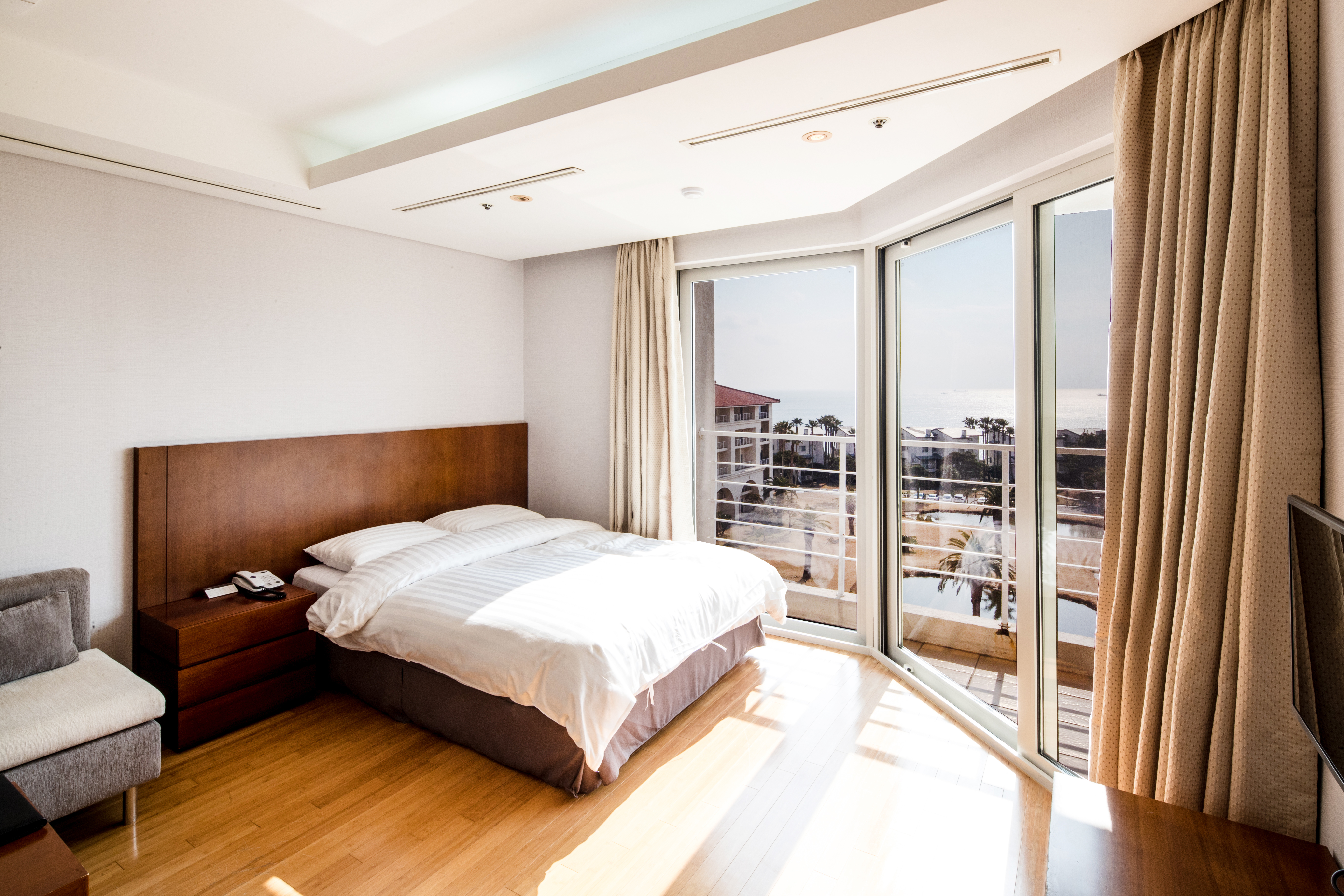 Deluxe, Suite