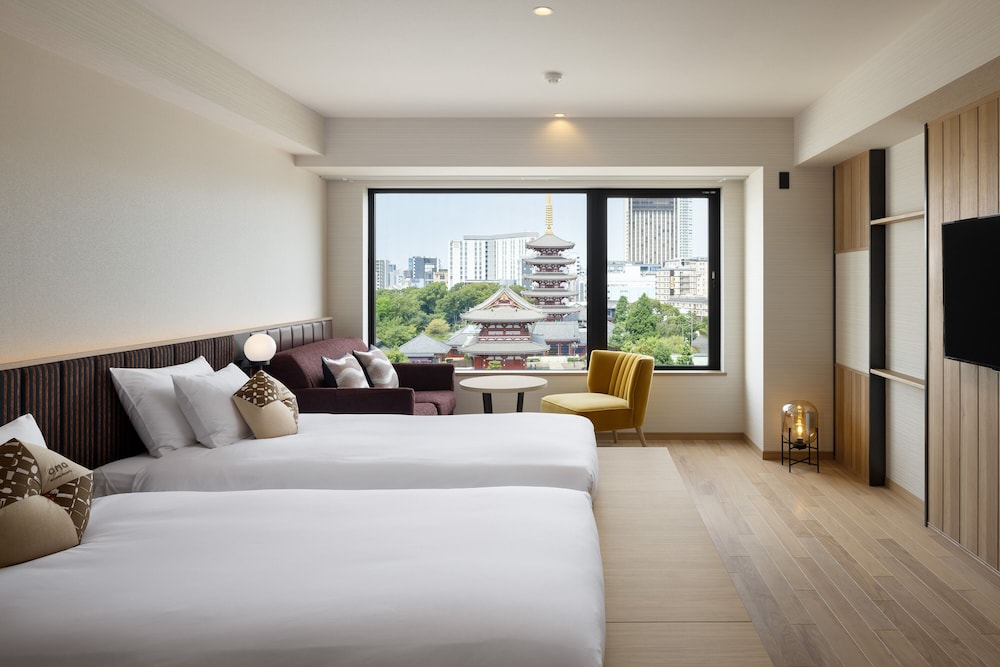 DELUXE, TWIN BEDS
