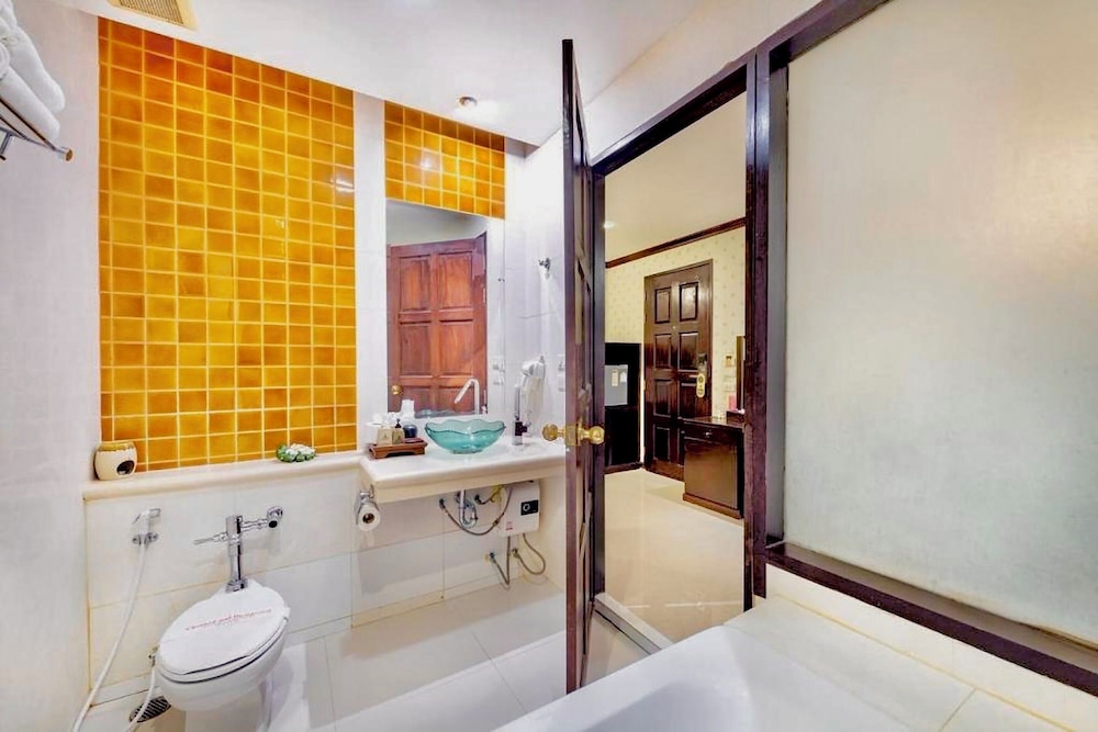 Racha Kiri Resort and Spa 61/63