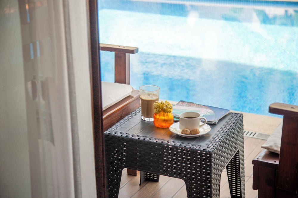 Cesmekes Butik Otel 36/50