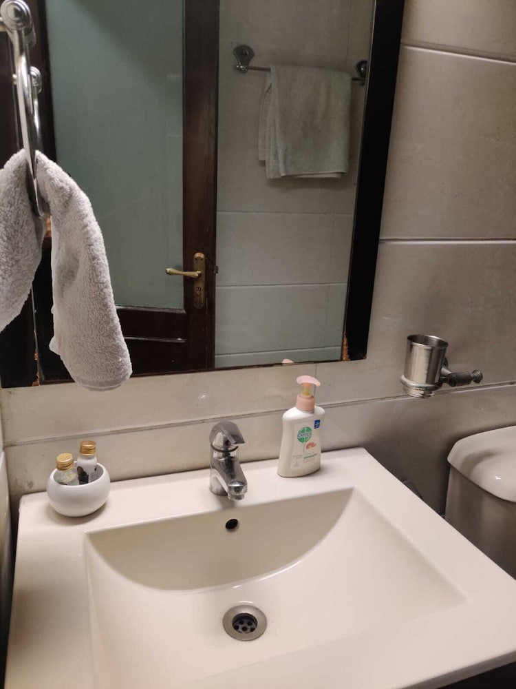 Hotel Vandana S Bed And Breakfast 49/50