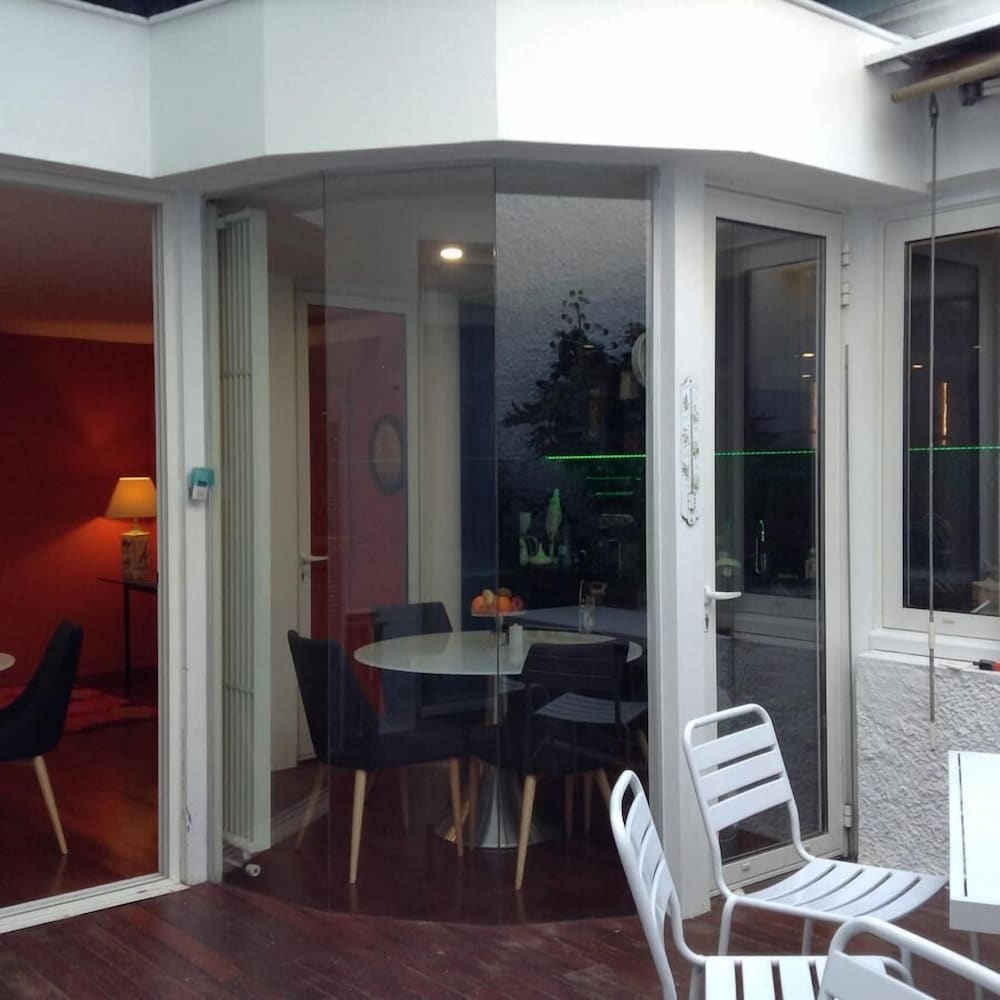 Patio De L Intendance 28/33