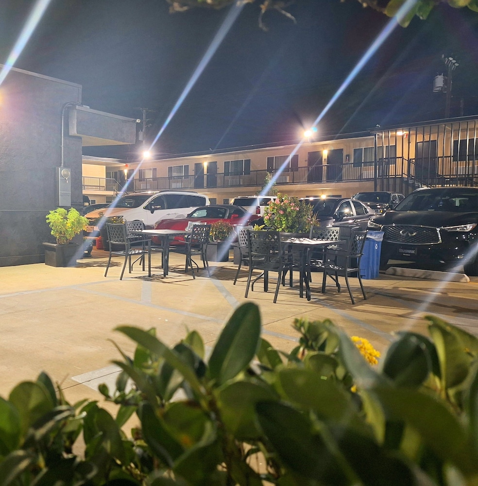 Portofino Inn Burbank 41/42