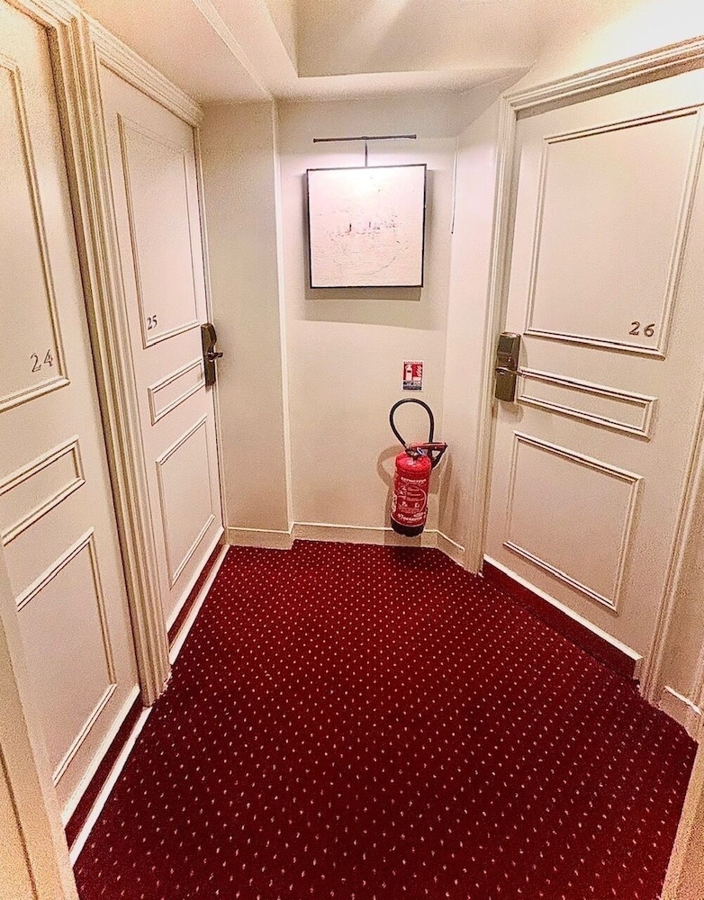 HOTEL DES BAINS 11/60