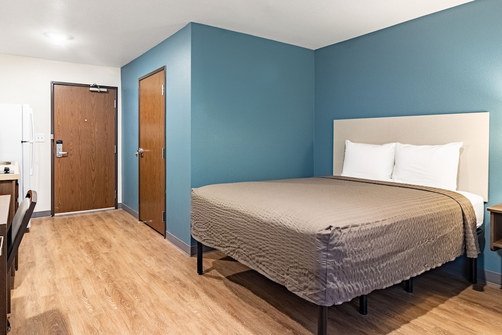 Room, Queen Bed, Sofa, Accessible