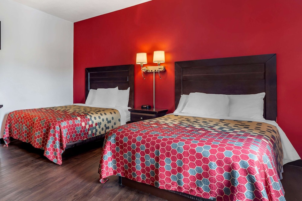 Econo Lodge Lee - Great Barrington 23/65