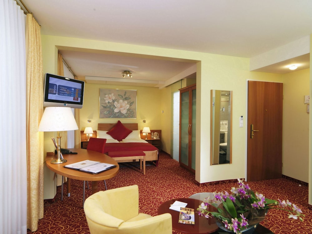 Gaia Hotel 43/75