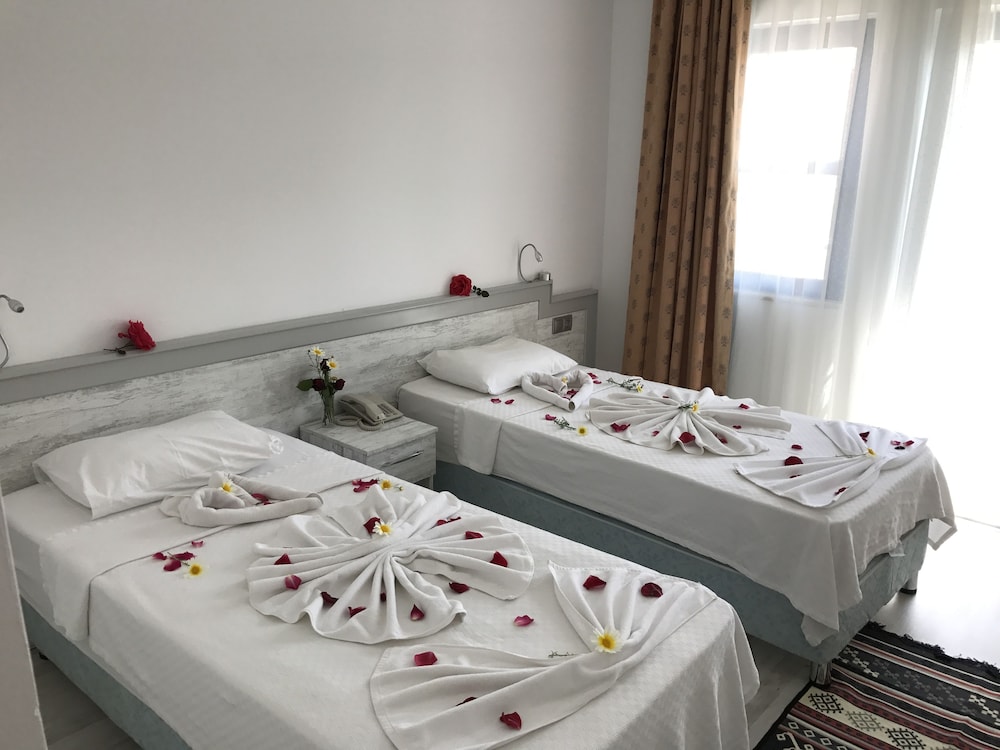 Aymes Hotel 5/23