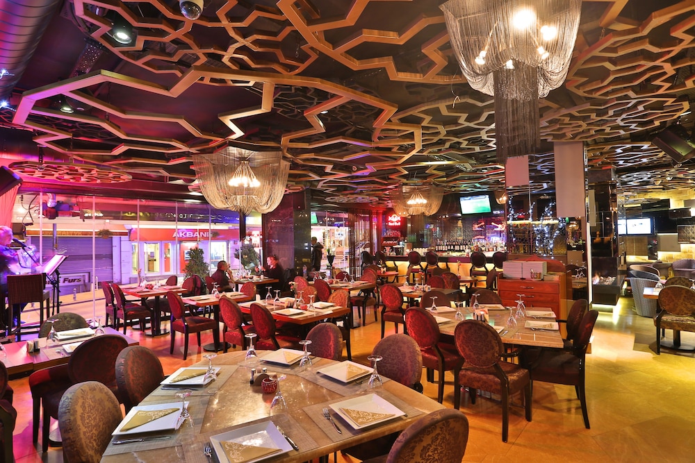 AHC Old City Hotel 62/70