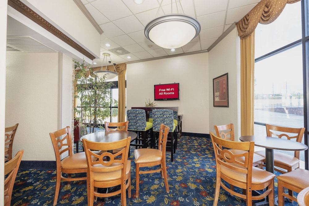 Red Roof Inn and Suites Macon 58/71