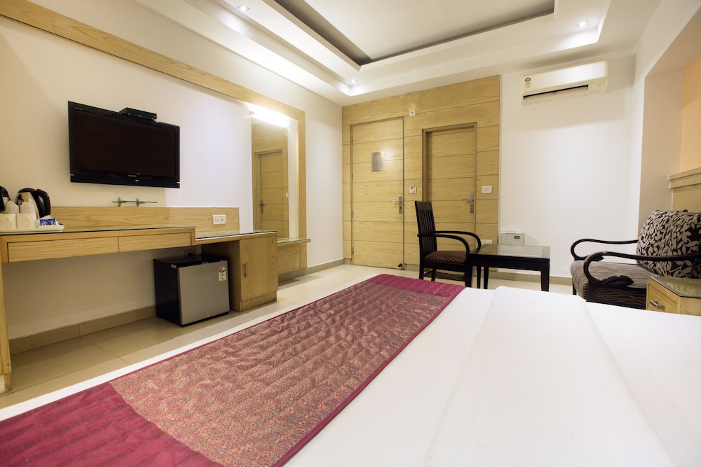 HOTEL KRISHNA DELUXE 17/70