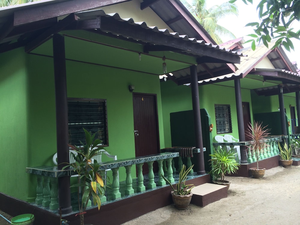 Abc Bungalow 3/33