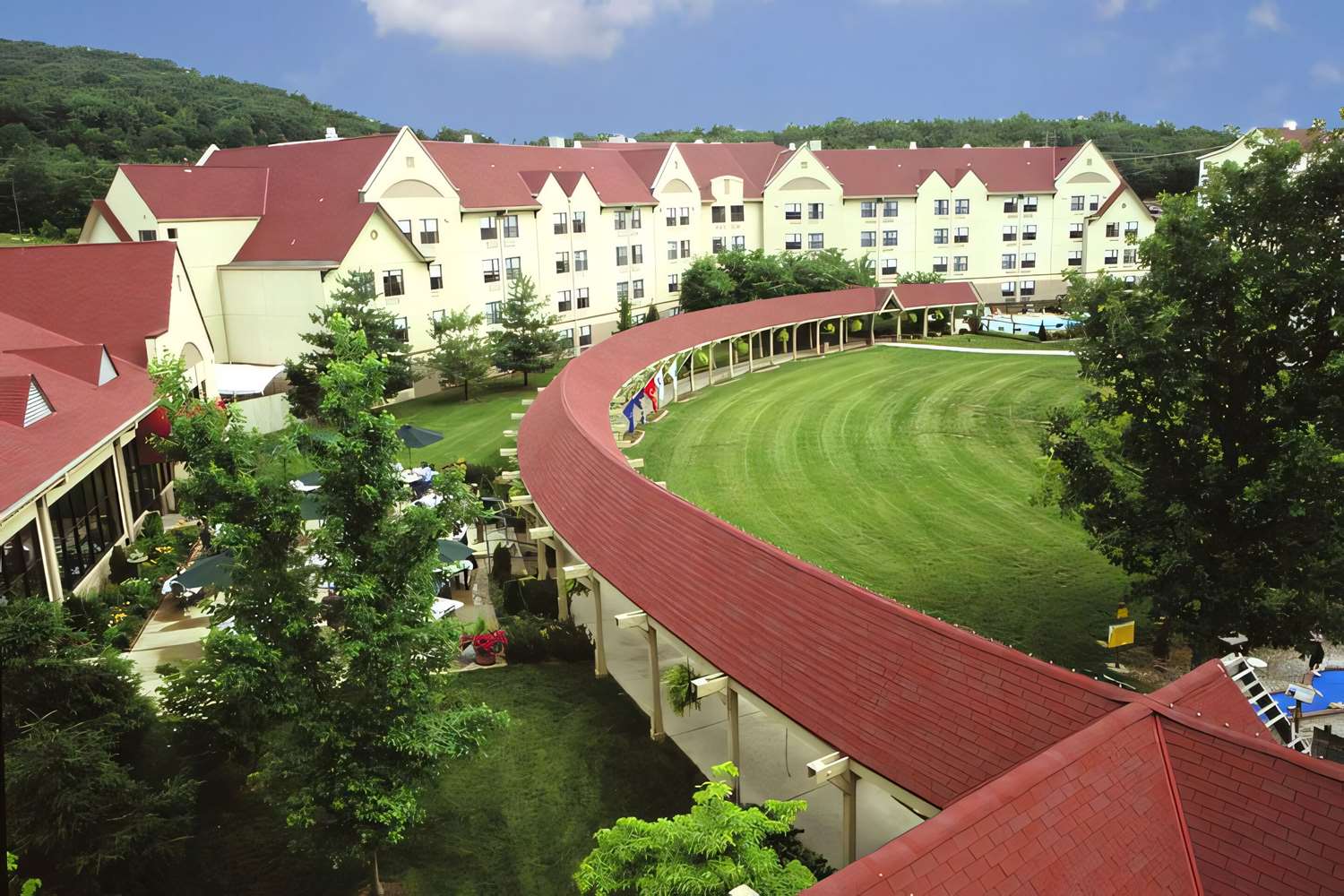 The Branson Hillside Hotel 19/21