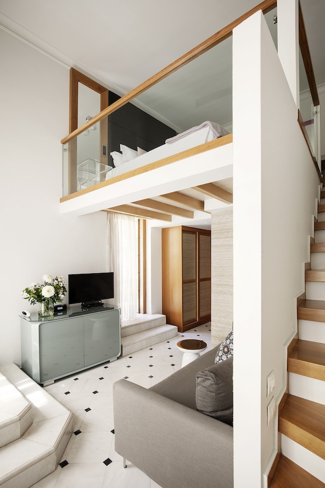 Casa Delfino Suites 41/93