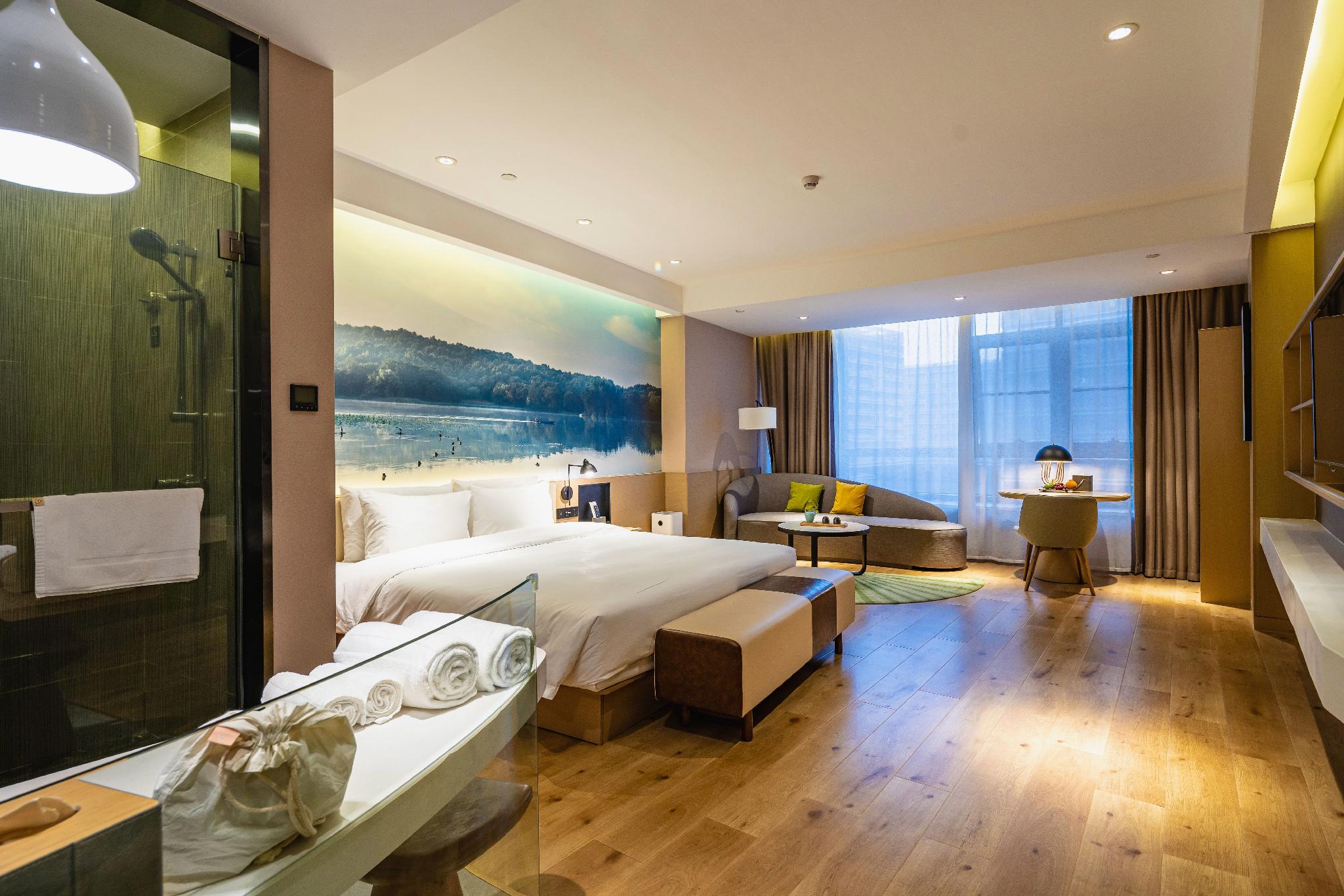 Jimu, Double Bed, City View