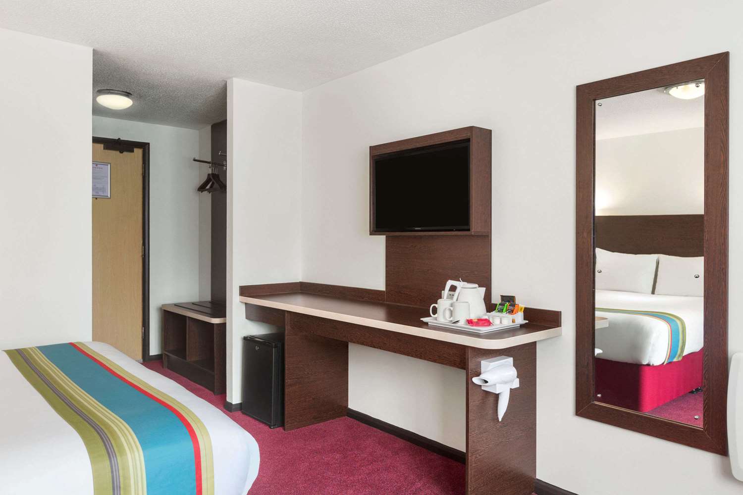 Ramada by Wyndham South Mimms M25 17/20