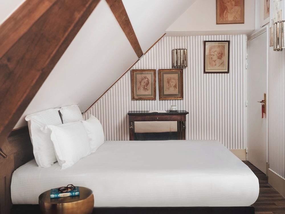 Hotel De Senlis 14/52