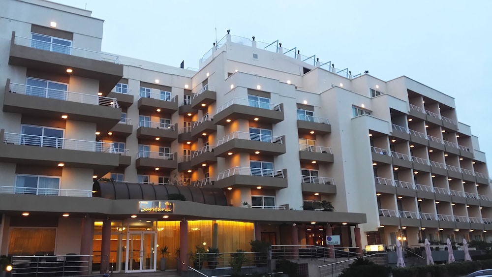Santana Hotel in ST. PAULS BAY