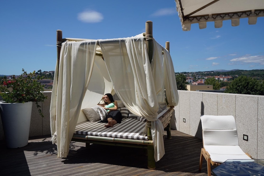 Castelo Hotel 48/64