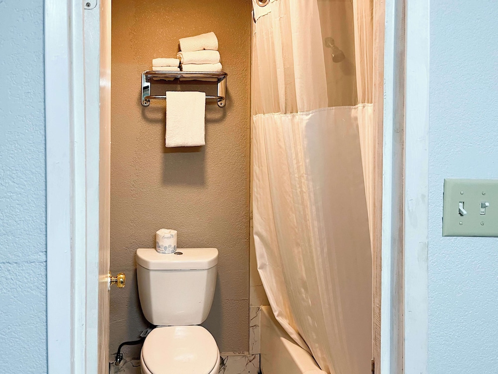 Studio6 Suites Delano, CA 38/40