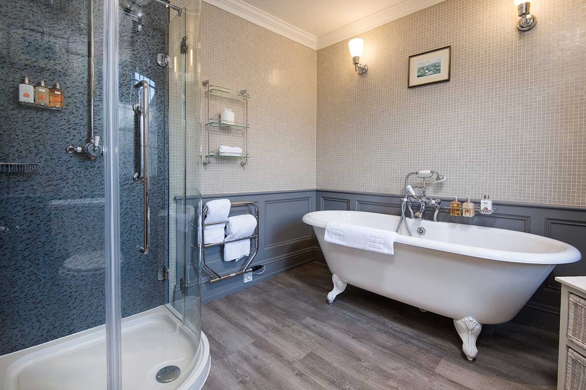 جناح جونيور، Cringletie House Hotel 2/2