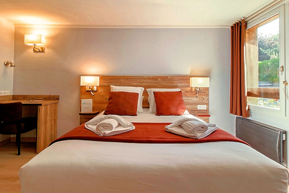 Brit Hotel Confort Pau Lons 9/36